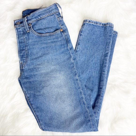 Levi's Denim - Levi 501 The Original Fit with Button Fly Denim Jeans Size 26